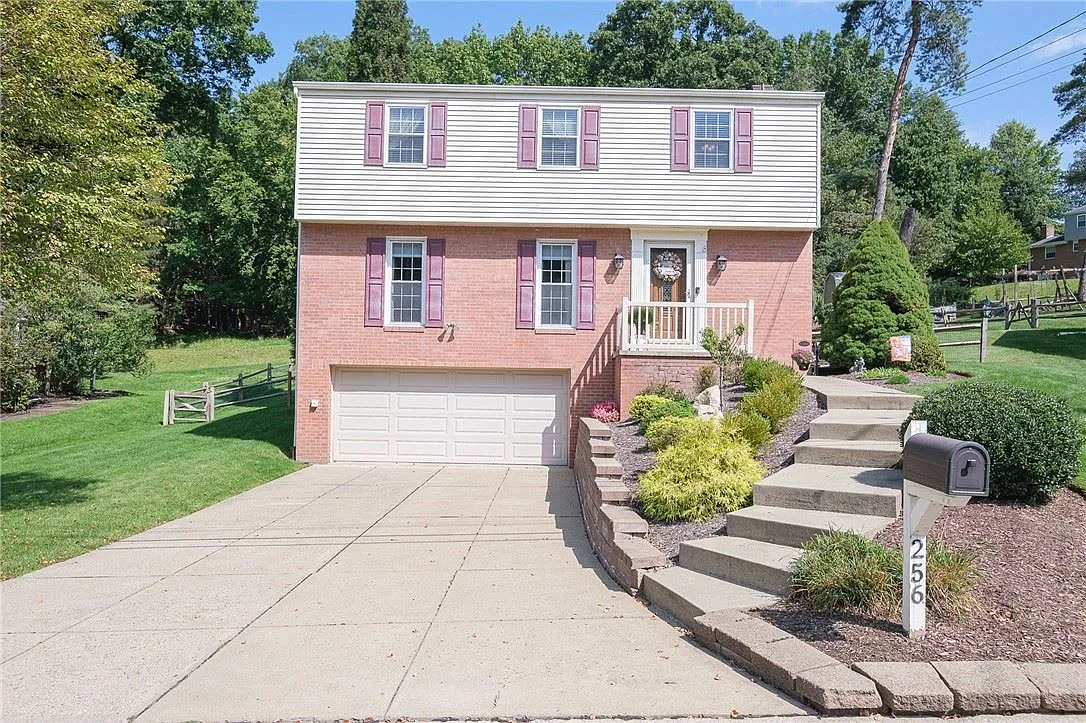 256 Amity Rd photo 1