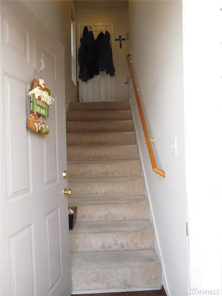 2 bed, 1200 sqft, $2,995 — Photo 2