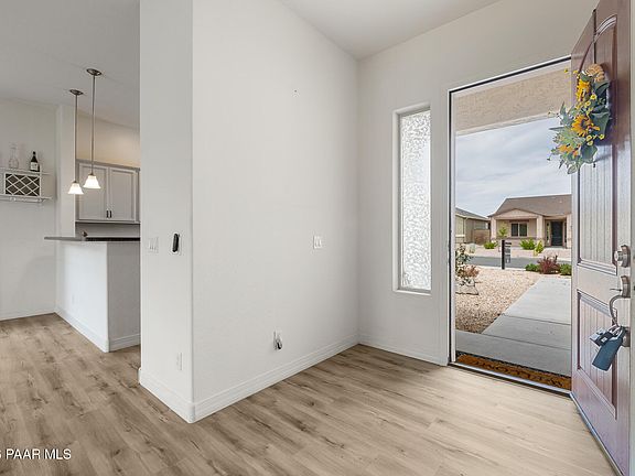 3rd image of 6187 E Oliver Ave
