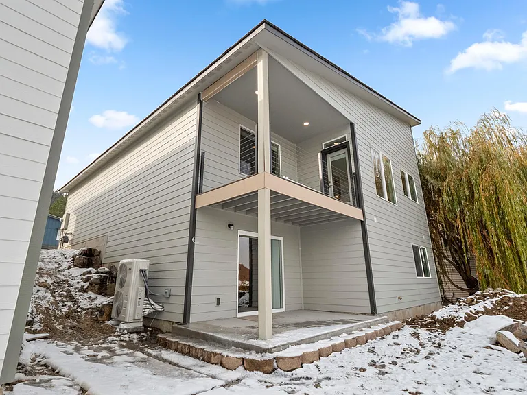 1627 S Cochran St — Photo 16