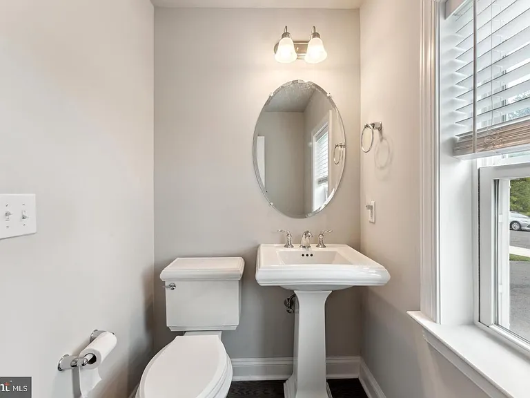 38 Lacey Ln — Photo 18