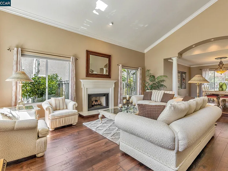 668 Sun Tree Ct — Photo 8
