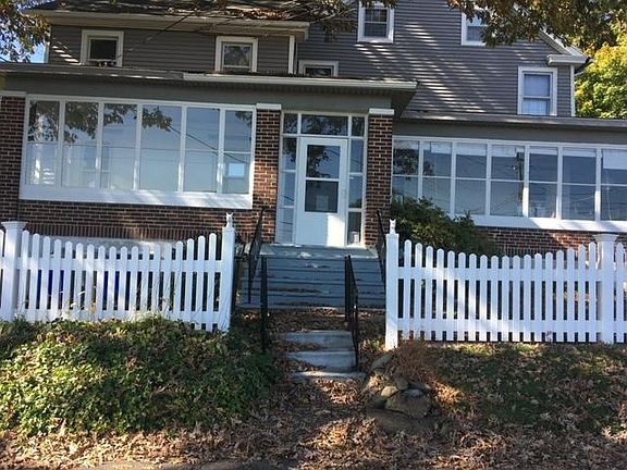 vinyl fence--mailboxes on the left