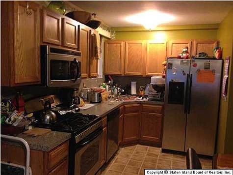 3rd image of 27 Cecil Ct