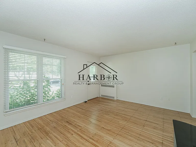 712 10th Ave SE — Photo 6