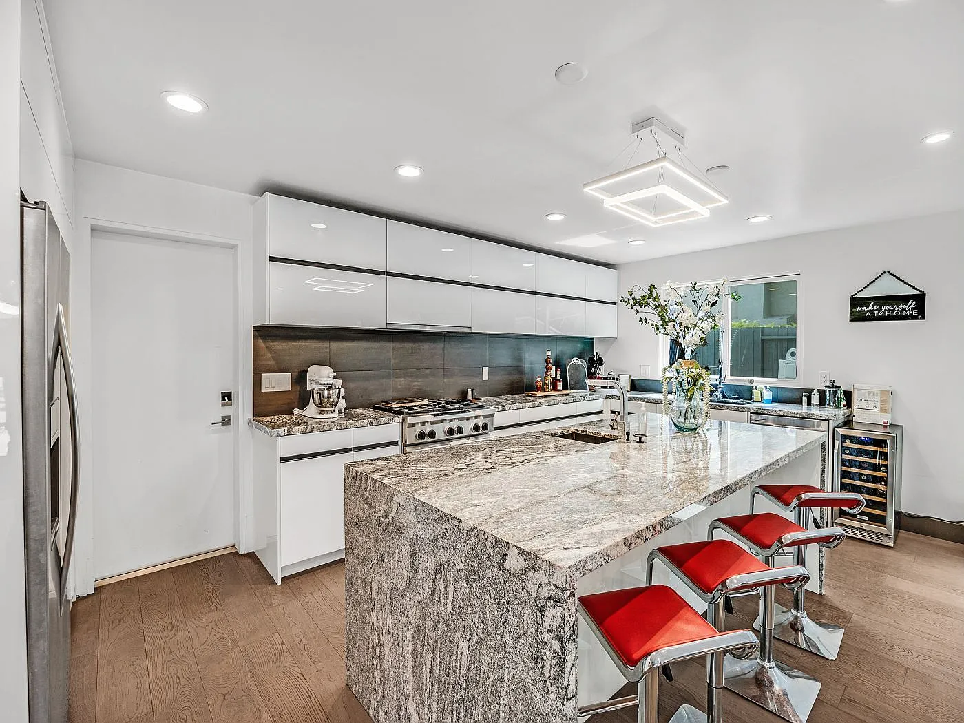 765 Orion Way — Photo 3