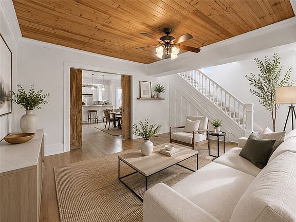 5th image of 3003 Cobden St