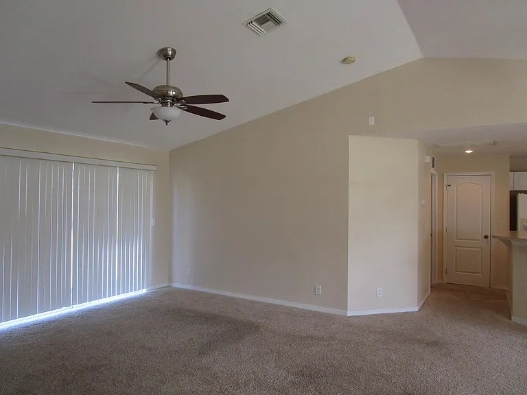 3514 NE 12th Ct — Photo 9