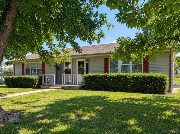 163-165 Fairview Ave, Waynesboro, PA 17268