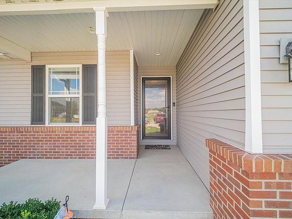 5th image of 418 Jenny Ln #B
