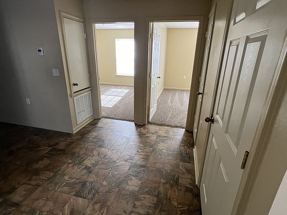 5th image of 1304 N Lincoln Ave