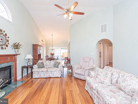 5th image of 36835 W Pond Cir