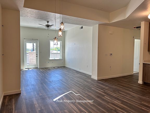 3rd image of 120 12th Ave S #6