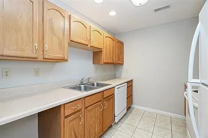 2450 Town Creek Rd W #E9 — Photo 7