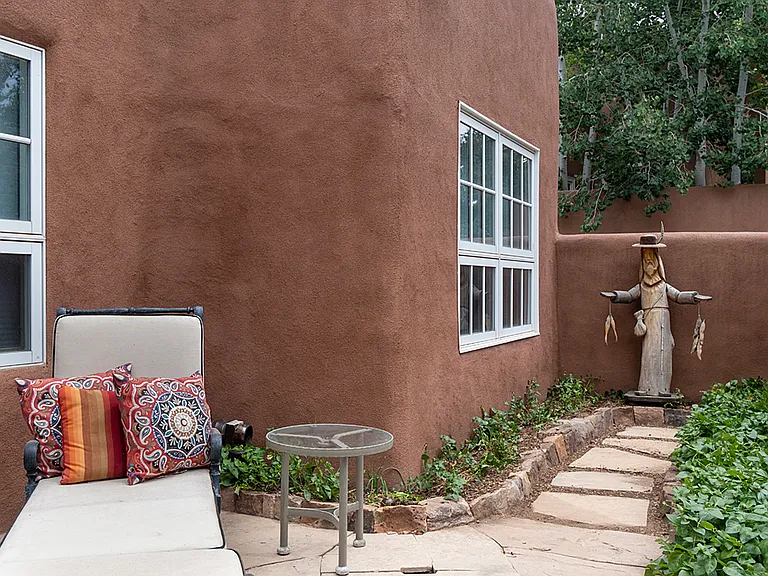 537 Garcia St — Photo 23