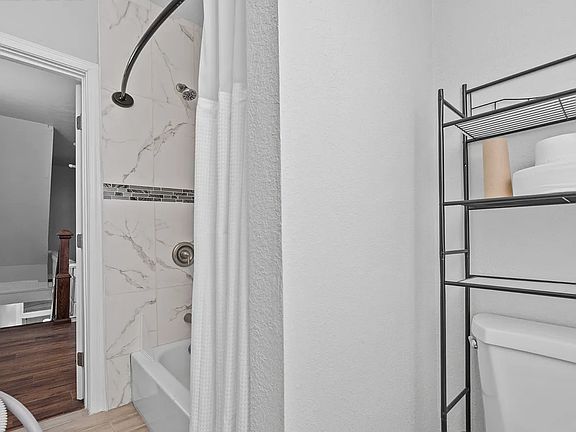 5th image of 217 W 30th St #2B
