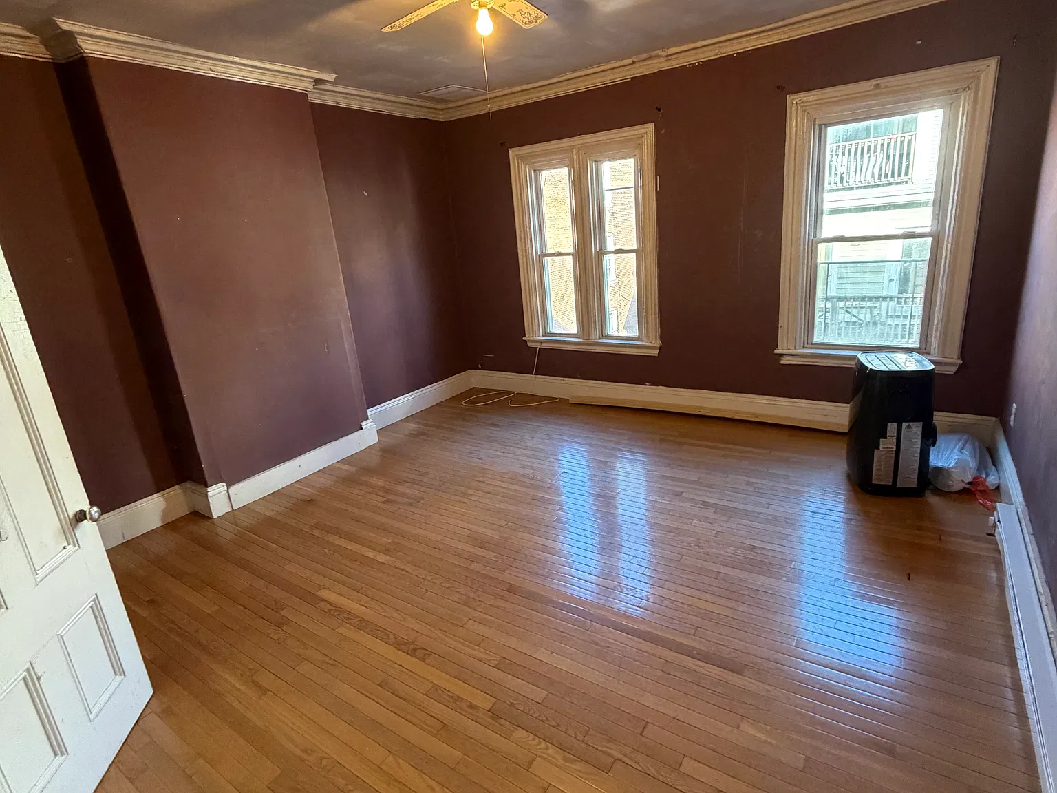 3 bed, 1200 sqft, $3,900 — Photo 2