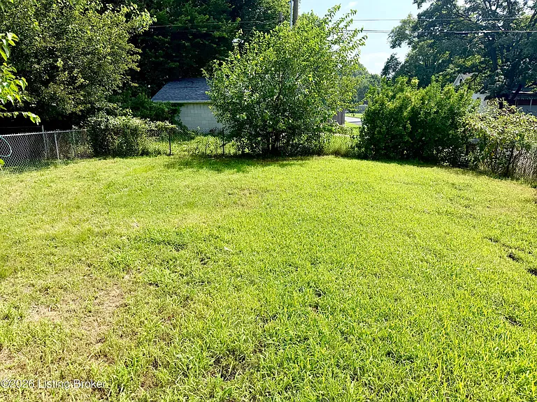 1401 Thornberry Ave — Photo 9