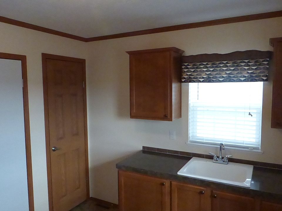 1st image of 23087 Beech Dr