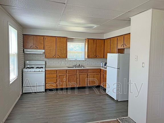 2nd image of 1165 Olivette Dr