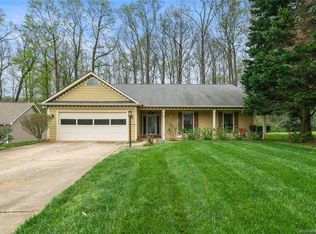 2517 Century Oaks Ln, Charlotte, NC 28262