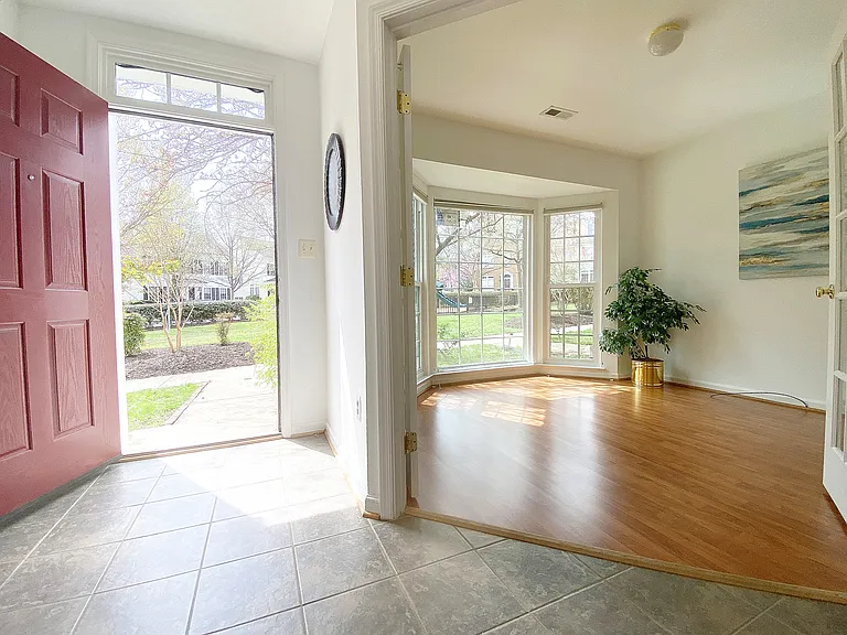 710 Market St E — Photo 3
