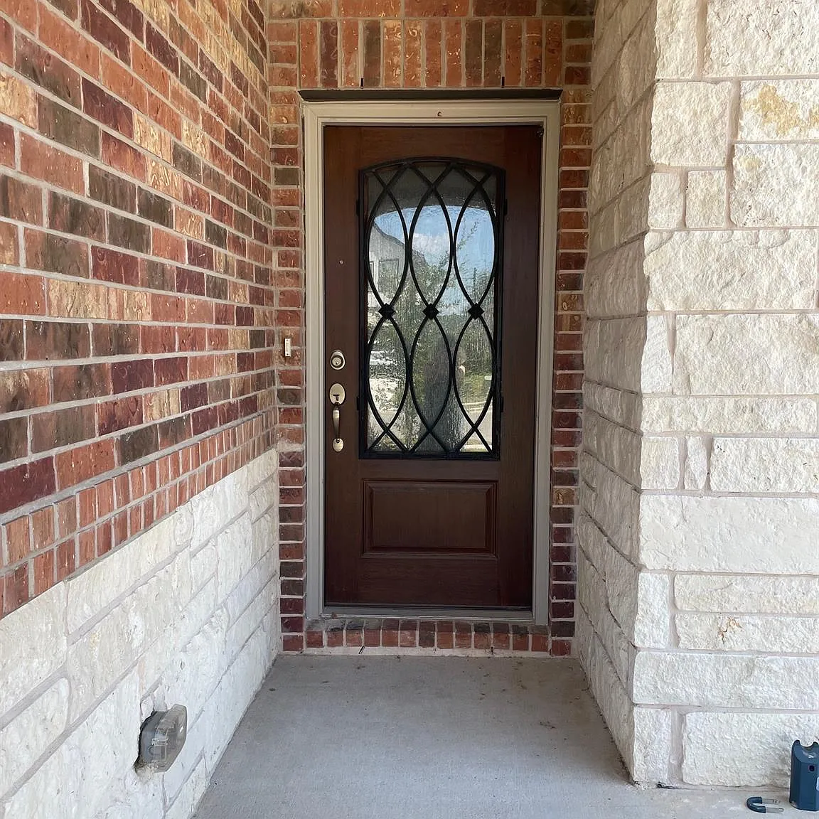 5 bed, 3.0 bath, 2706 sqft, $2,595 — Photo 3