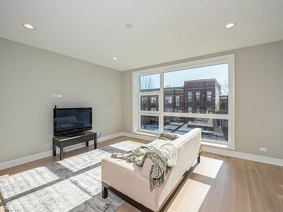 2nd image of 2238 W Warren Blvd #3