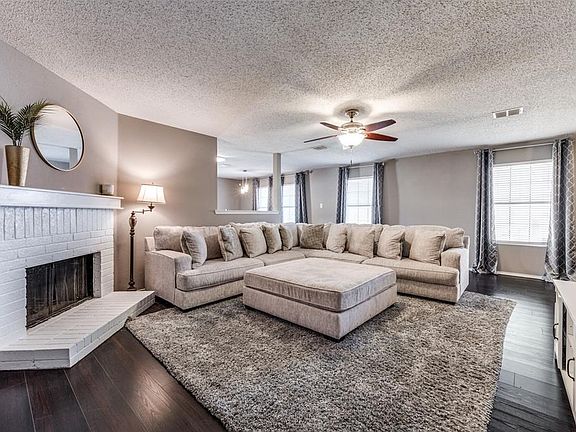 2nd image of 2505 Red Oak Dr