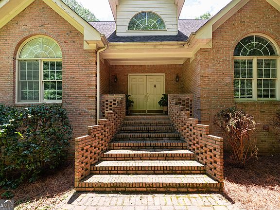 5th image of 3010 Kari Brook Ln