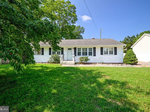 3rd image of 318 Dykes Rd