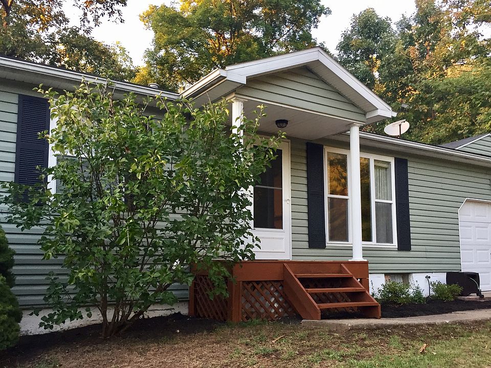 1st image of 22 Farhills Dr