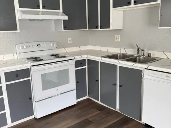 425 Irwin St APT 1, Anchorage, AK 99508