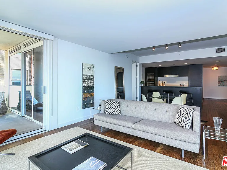 6250 Hollywood Blvd #11N — Photo 12