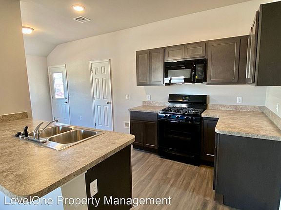 4th image of 1004 S Blackjack Ln