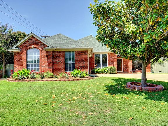 2nd image of 7901 Bridlewood Dr