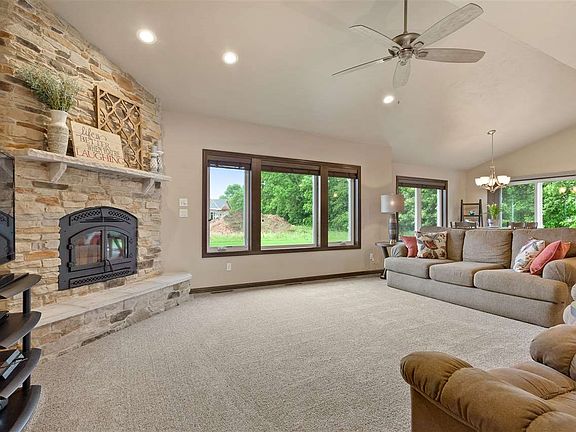 This is an amazing open and spacious great room