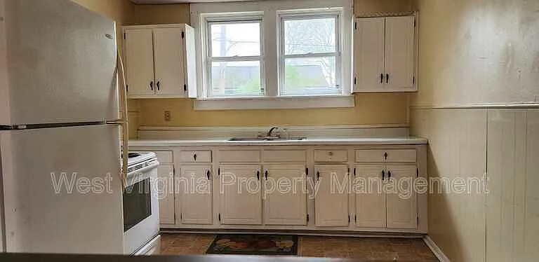 207 Charles St #2 — Photo 8