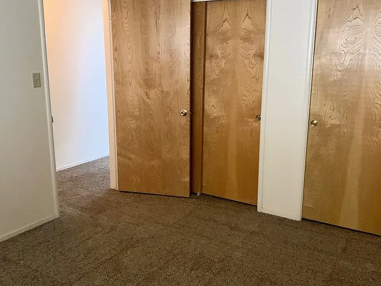 Walnut 409 W — Photo 10