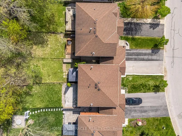 340 Dunsmore Ln, Barrie, ON L4M 7B2