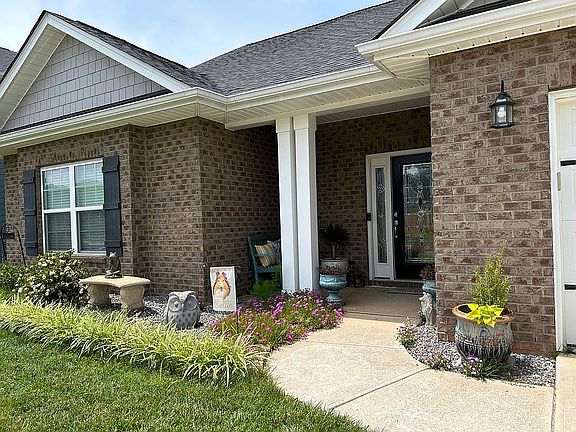 3rd image of 126 Fleming Dr