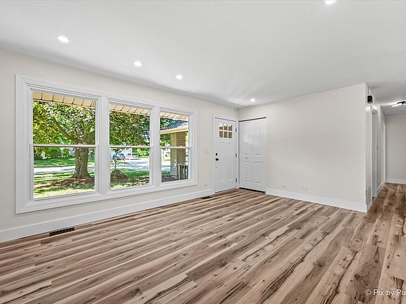 4th image of 246 Harvard Ln