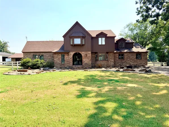 405 W Pryor Ave, Pocola, OK 74902