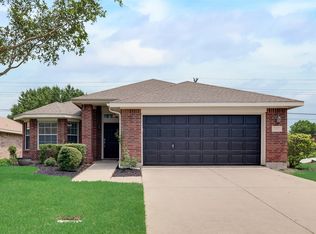 2004 Dripping Springs Dr, Forney, TX 75126