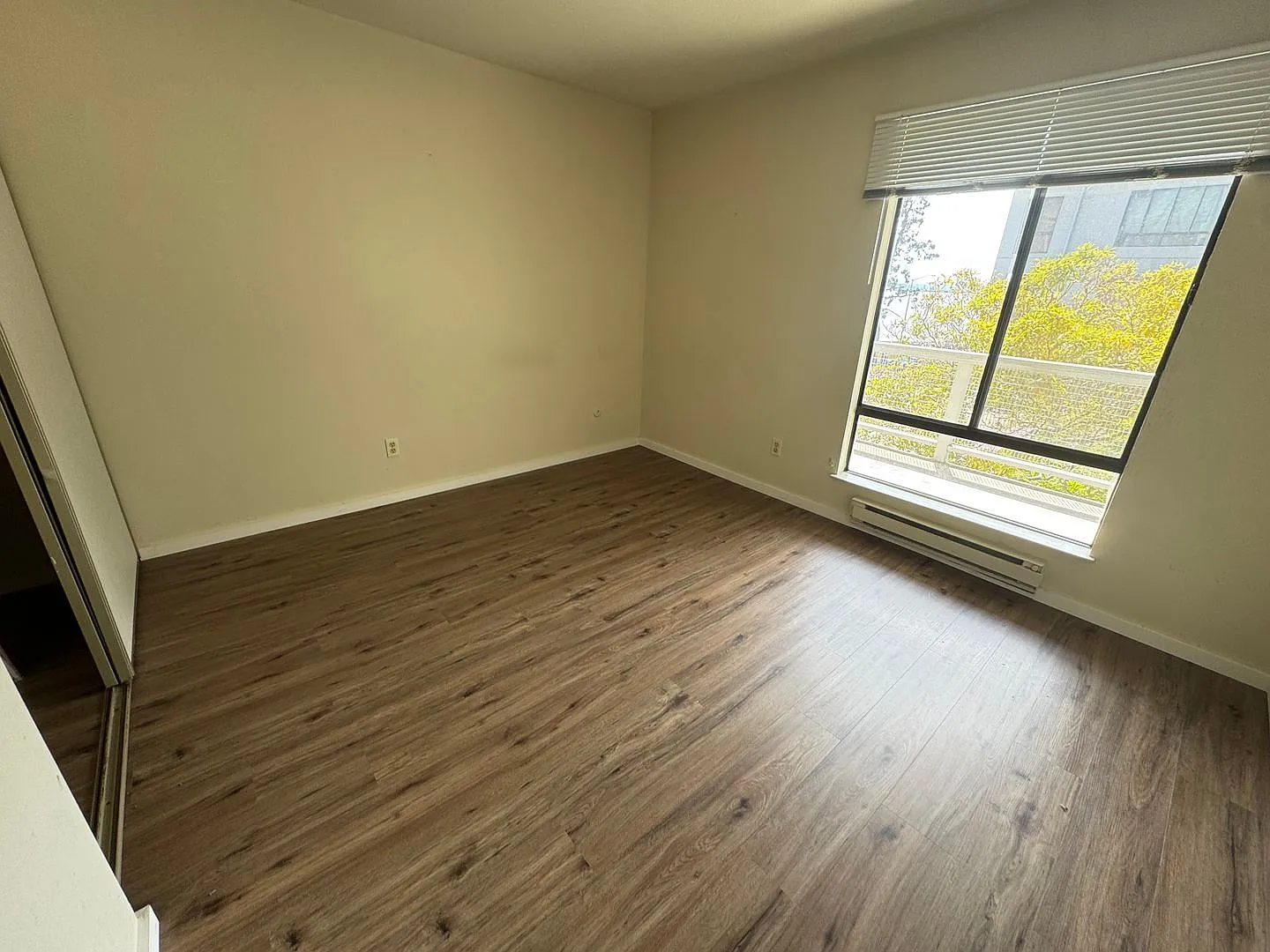 One Bedroom Condo Available in Watergate Community/Emeryville! — Photo 4