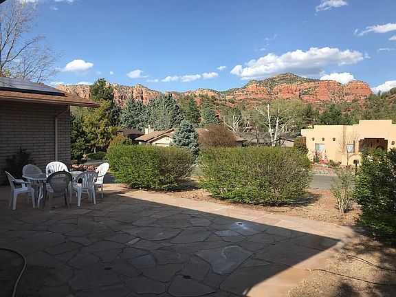 Flagstone front patio