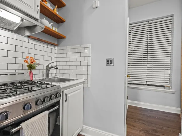 1777 Madison Avenue image 4 of 20