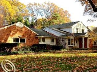 5017 Dianna Dr, Bloomfield Hills, MI 48302