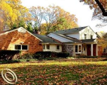 5017 Dianna Dr, Bloomfield Hills, MI, 48302