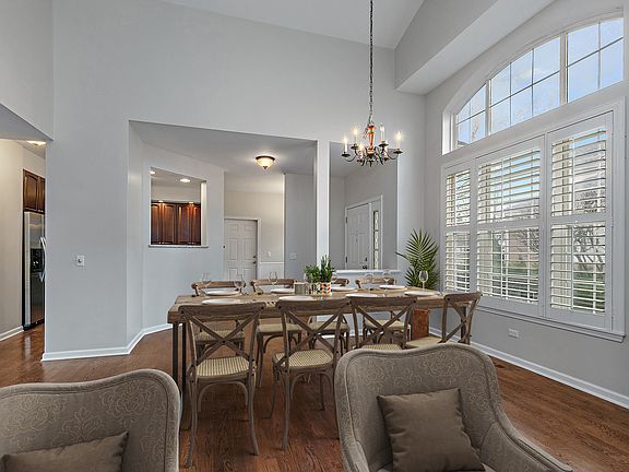 4th image of 3081 Lexington Ln